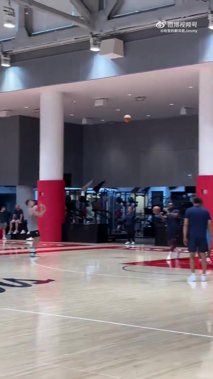 两大重要得分点比尔和博格丹都开始加练起来了